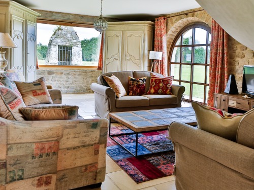 the TV room overlooking the well and the pre