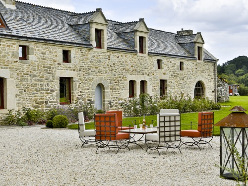 garden furniture in the gravelled courtyard